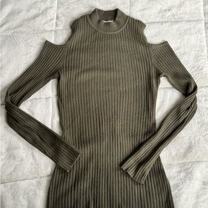 ⚠️Olive Long Sleeve Cold Shoulder⚠️